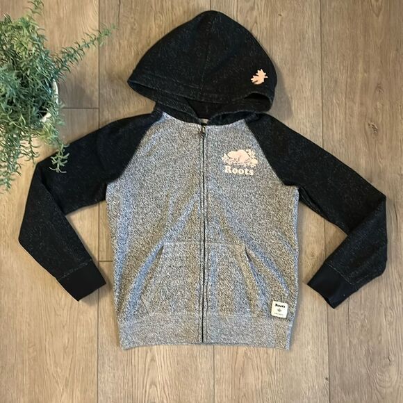 GIRLS ROOTS ZIP UP GRAY AND BLACK SWEATSHIRT WITH HOOD SIZE 8 EUC - Picture 1 of 6